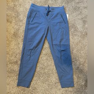 NWT Athleta size 14 tall Trekkie North Jogger in Cottage Blue